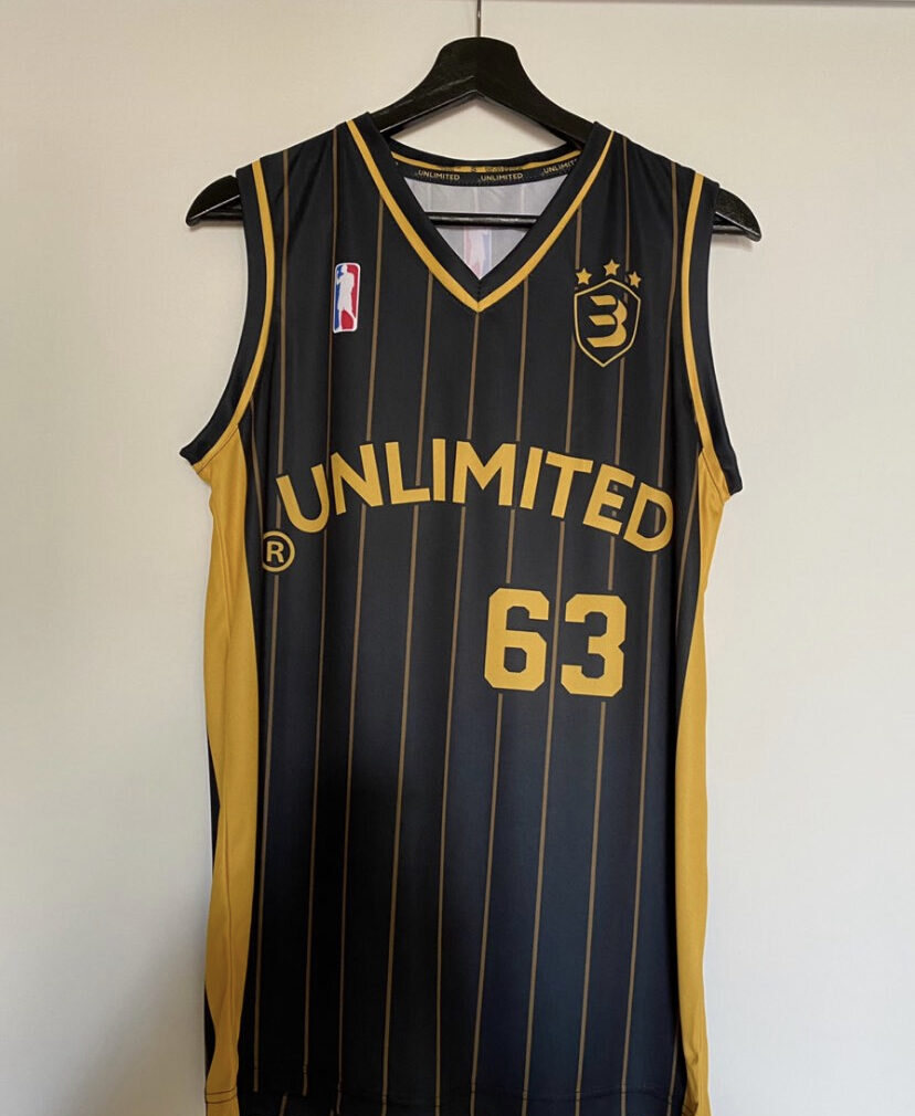 Camiseta de baloncesto Unlimited 63 negro y oro