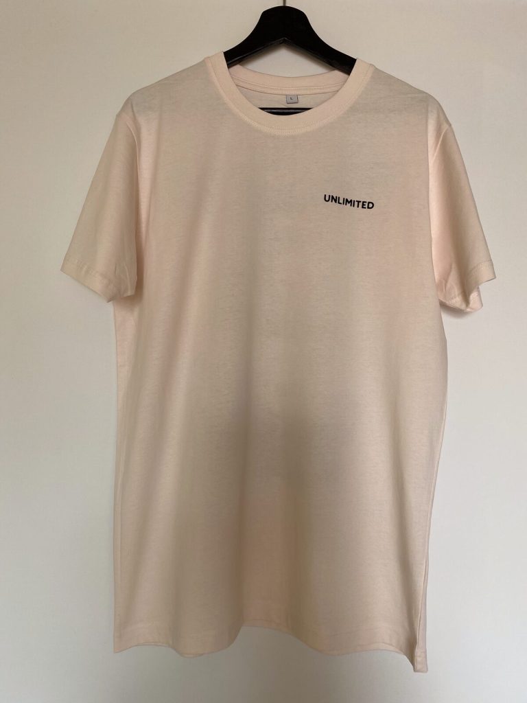 Camiseta Unlimited minimal crema