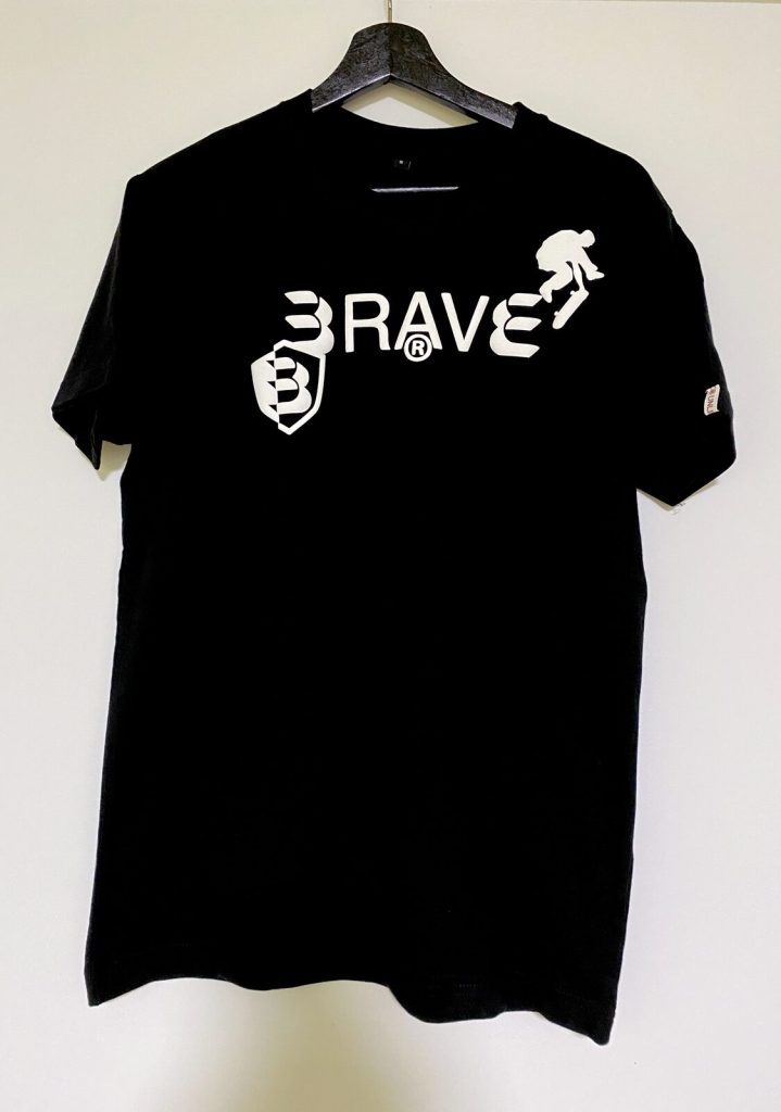 Camiseta Brave escudo negra