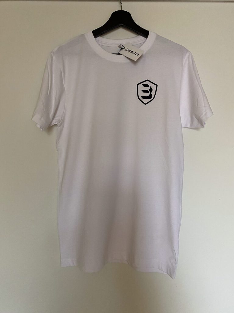 Camiseta escudo negro blanca